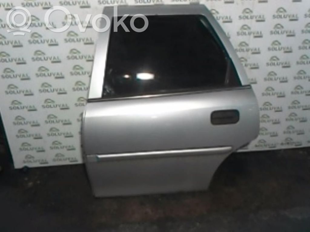 Opel Vectra B Puerta trasera 