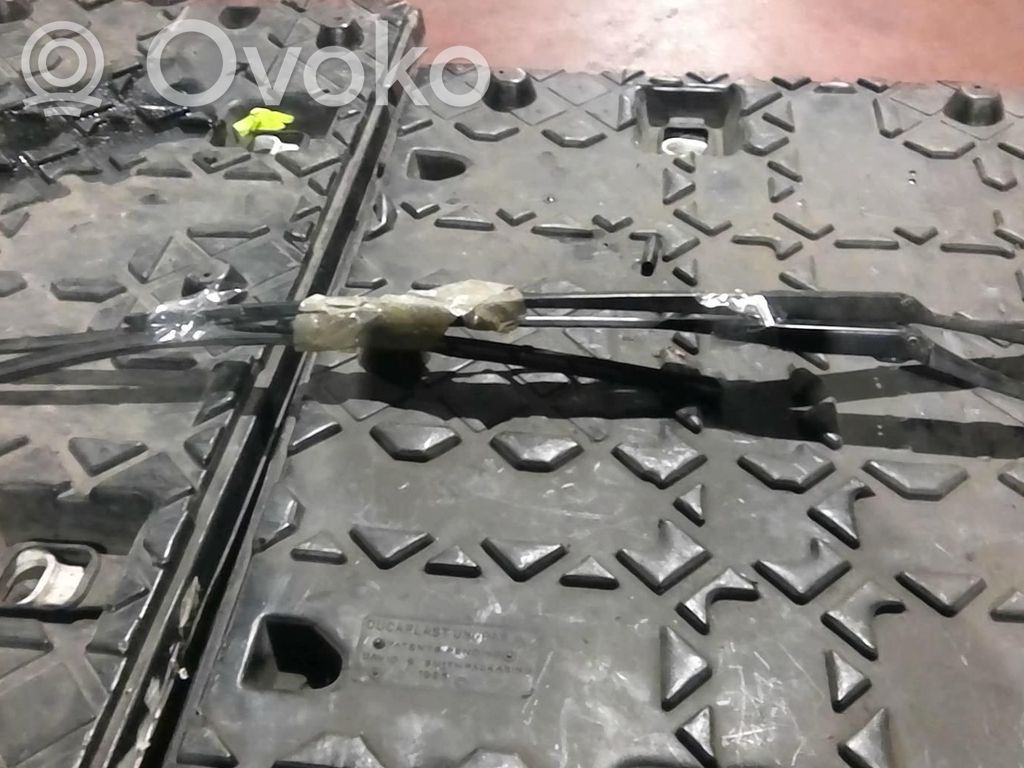 Audi A3 S3 A3 Sportback 8P Braccio della spazzola tergicristallo anteriore