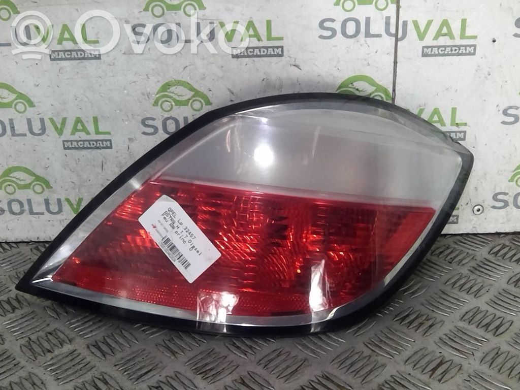 Opel Astra H Lampă spate în caroserie 
