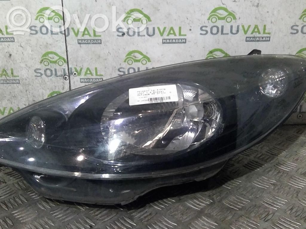 Peugeot 1007 Lampa przednia 