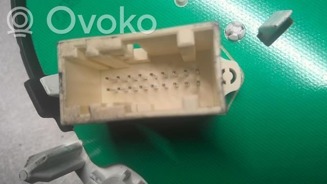 Speedometer (instrument cluster)   NT