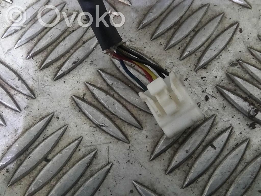 Toyota Avensis T220 Elektryczne lusterko boczne drzwi przednich 