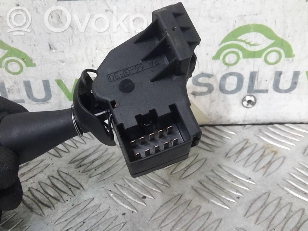 Ford Focus Pyyhkijän vipu 