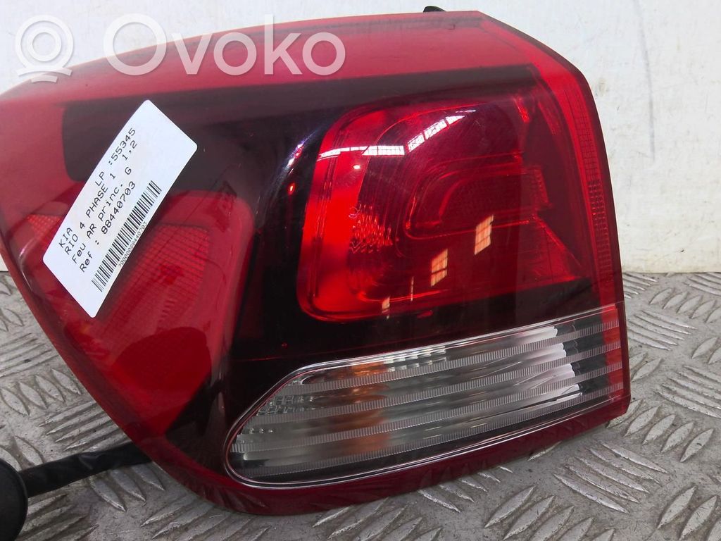 KIA Rio Feux arrière / postérieurs