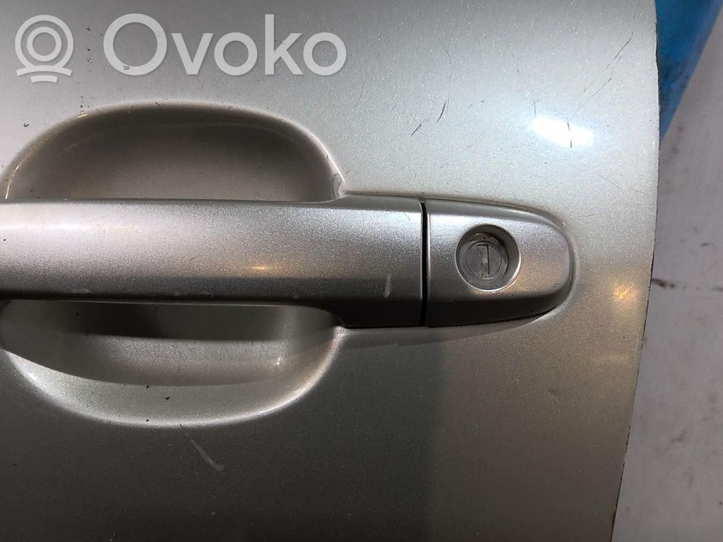 Toyota Corolla Verso E121 Puerta delantera 