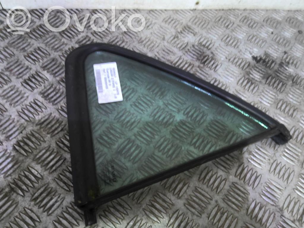 Renault Laguna II Ventanilla de ventilación de la puerta trasera 