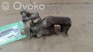 Volkswagen Golf VI Tylny zacisk hamulcowy 