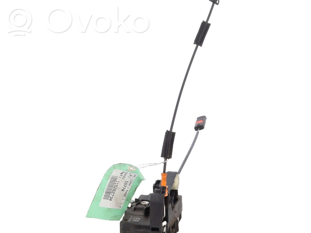 Opel Corsa C Priekšpusē slēdzene 