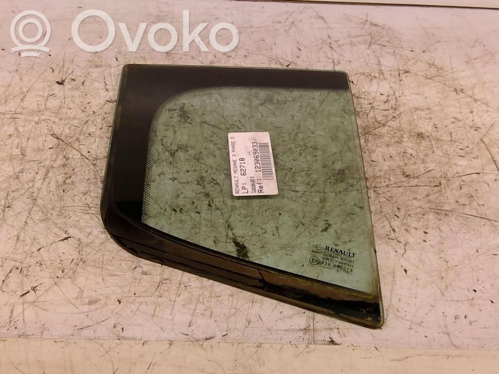 Renault Megane III Ventanilla de ventilación de la puerta trasera 