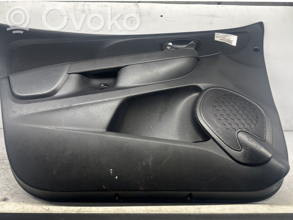 Renault Clio IV Etuoven verhoilu 