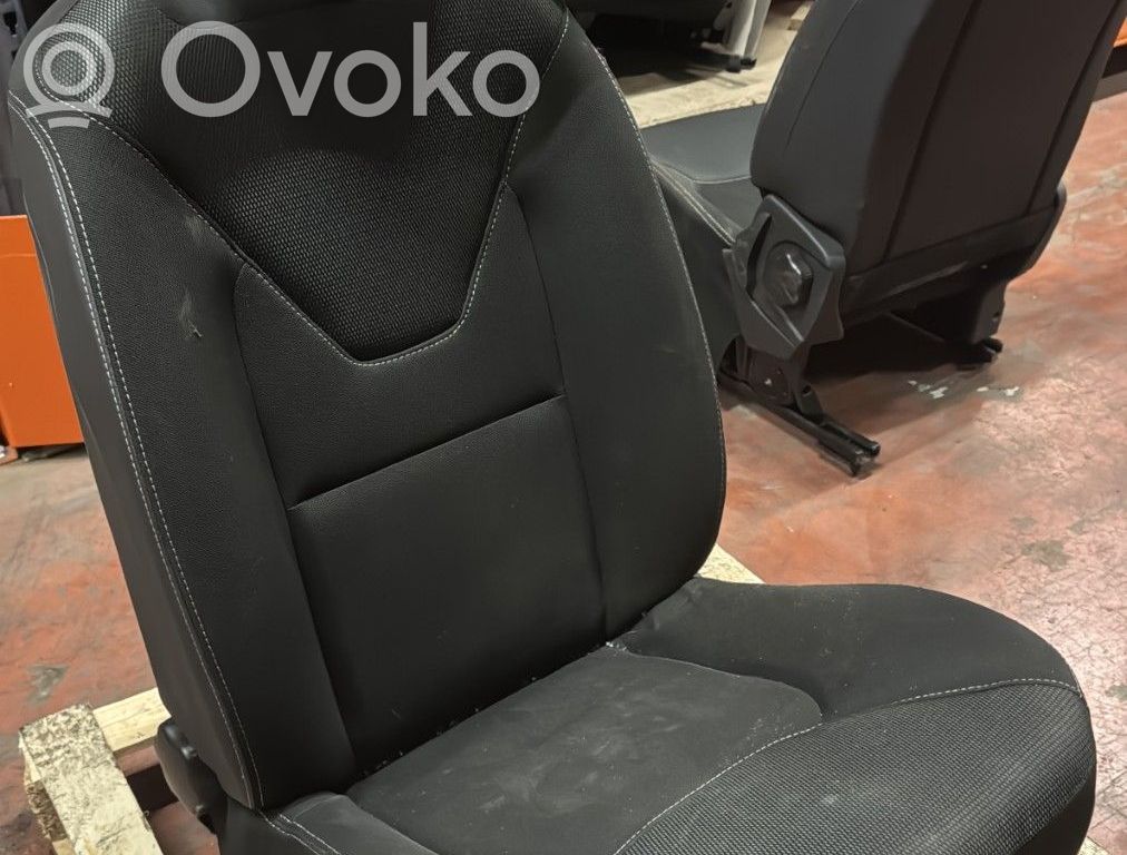 Renault Clio IV Front driver seat 