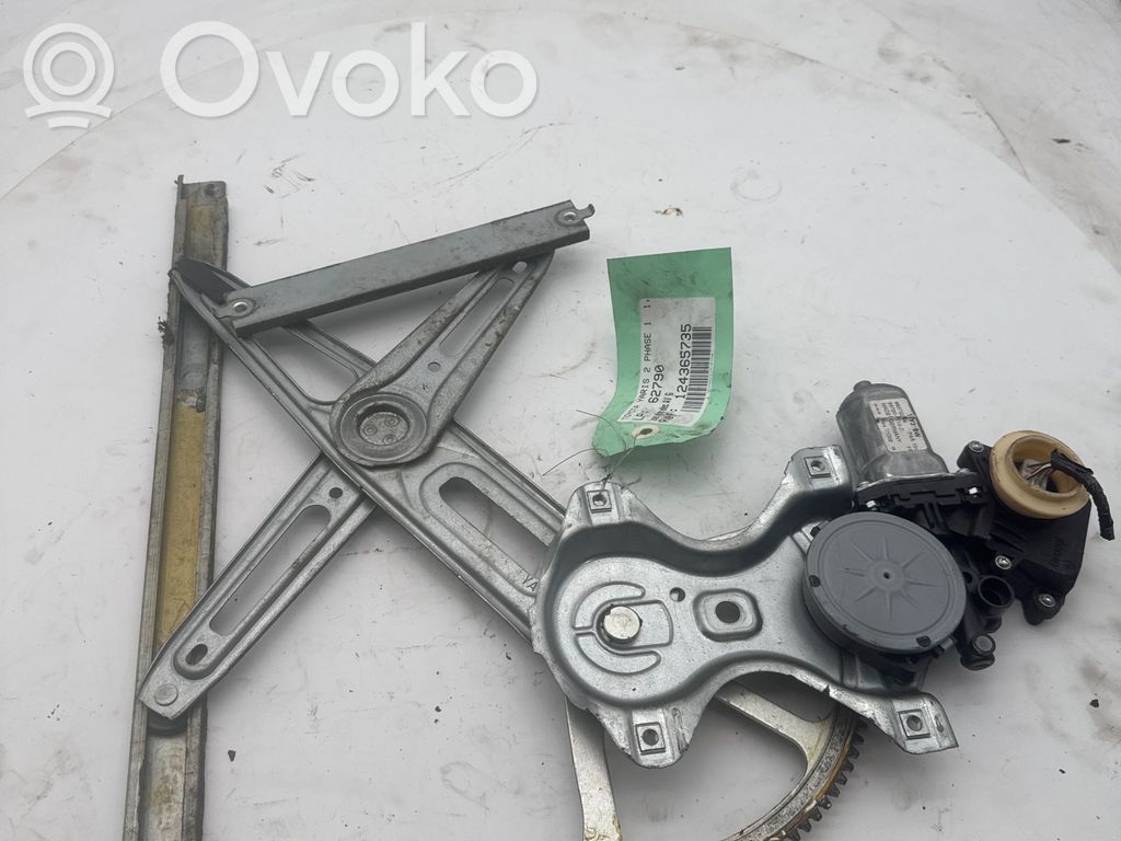Toyota Yaris Macara ușă față cu motor 