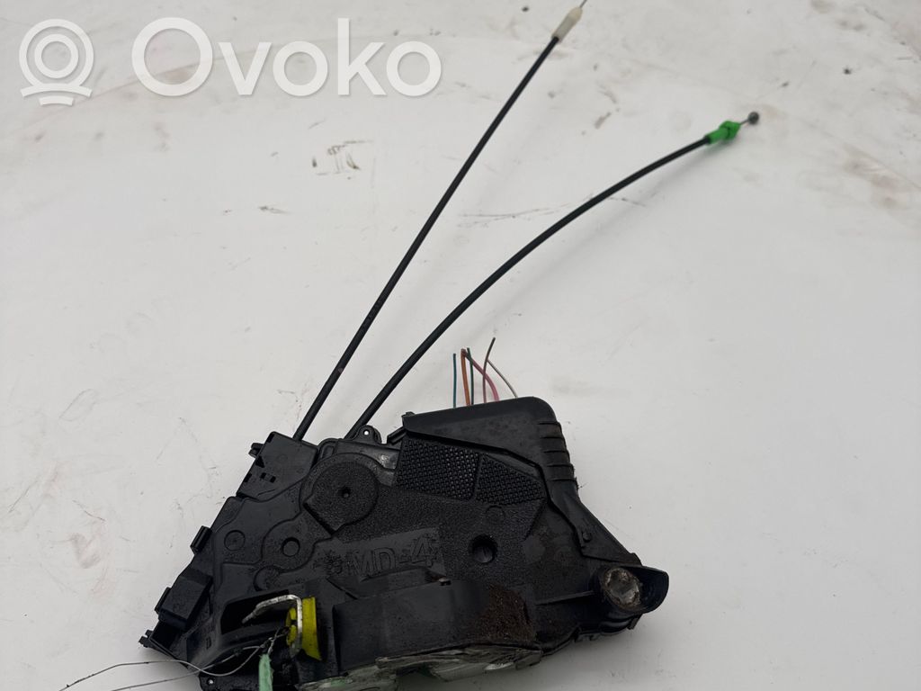 Toyota Yaris Etuoven lukko