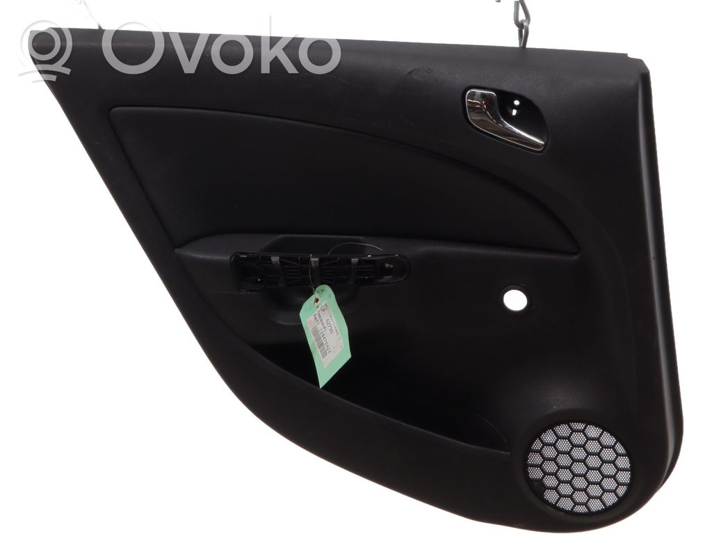Opel Corsa D Apšuvums aizmugurējām durvīm 