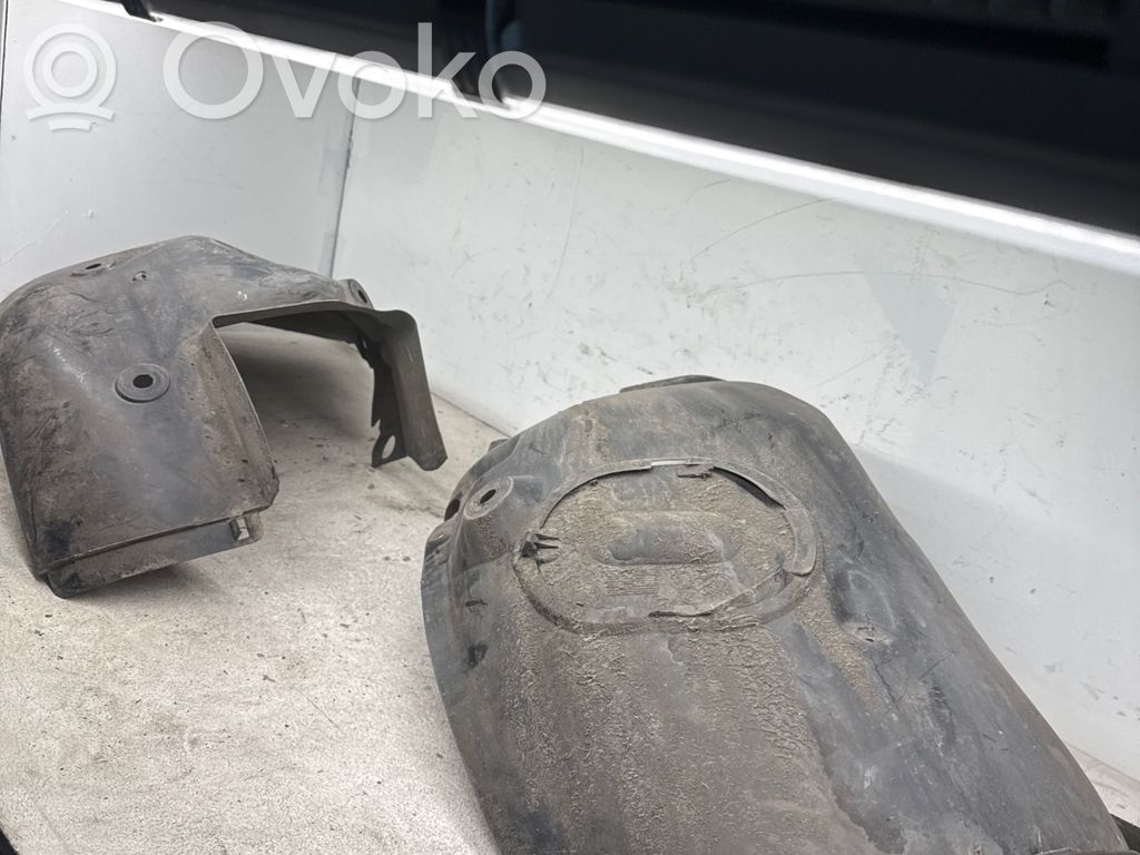 Renault Megane II Nadkole przednie 