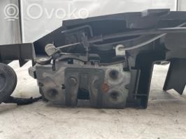 Ford C-MAX I Serratura portiera anteriore 
