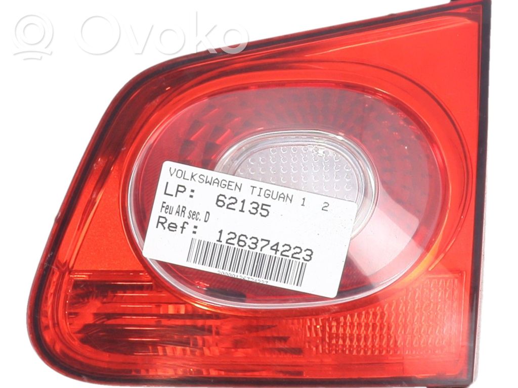 Volkswagen Tiguan Lampă spate în capacul portbagajului 