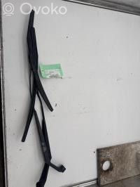 Suzuki Swift III Front wiper blade arm