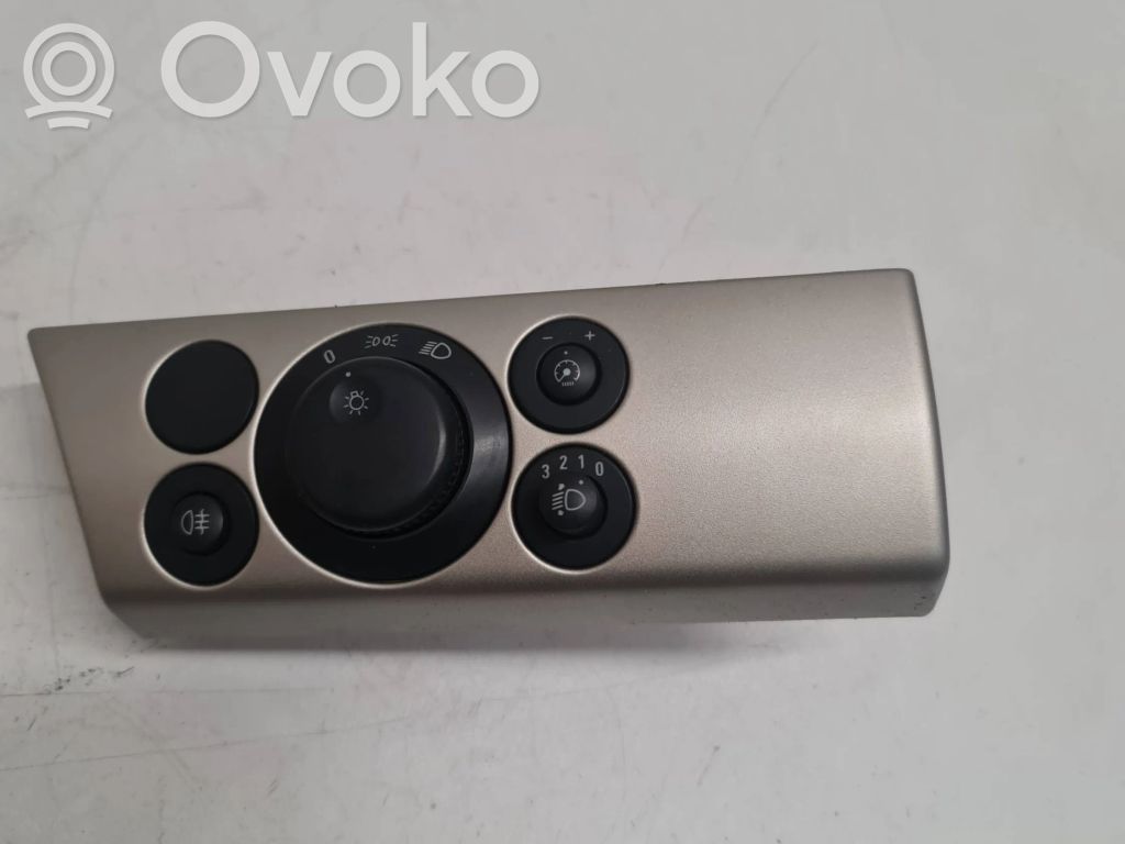 Opel Astra H Light switch 
