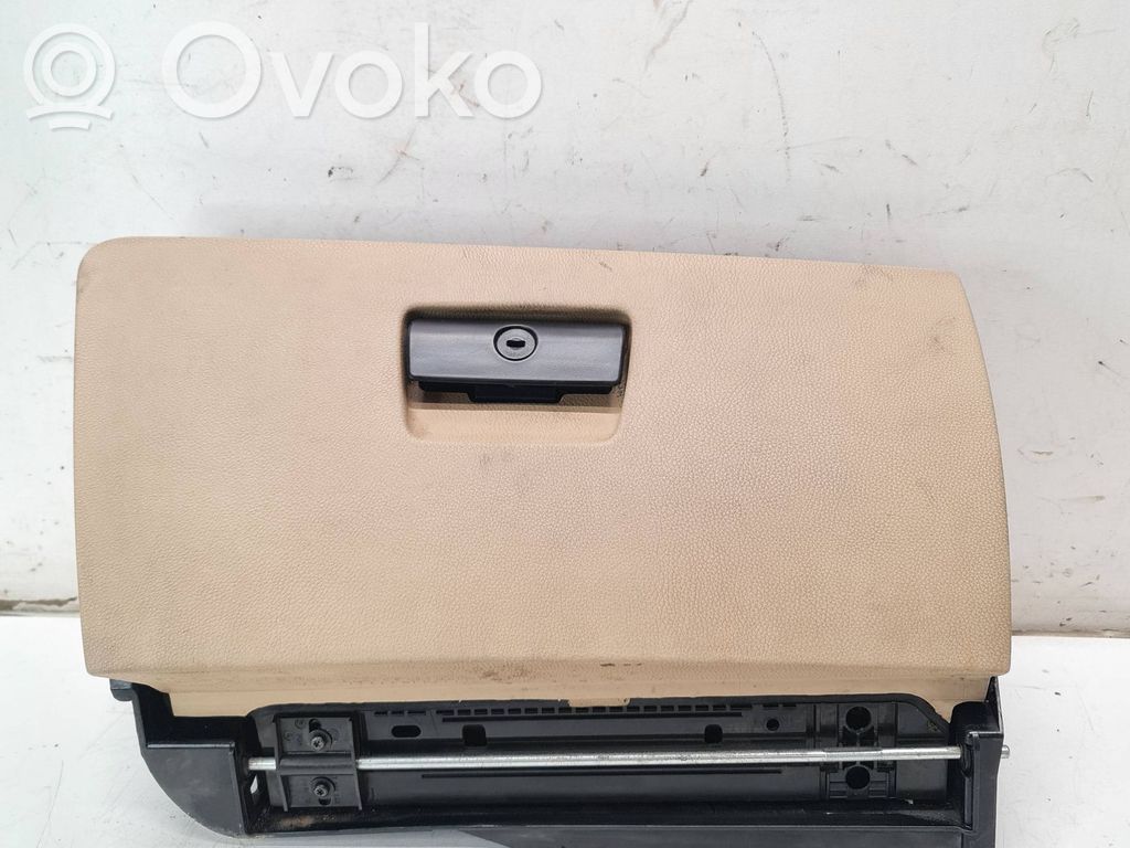 Glove box   7075479,72758411,7075477
