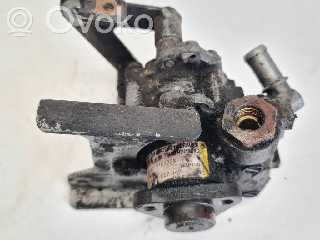 BMW 5 E39 Power steering pump 
