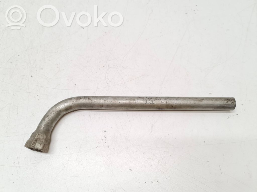 Volkswagen PASSAT B6 Wheel nut wrench 