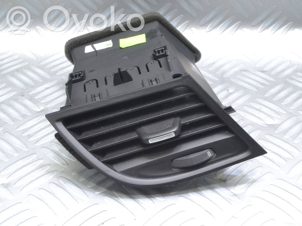Opel Zafira C Grilă ventilație/ramă laterală bord 