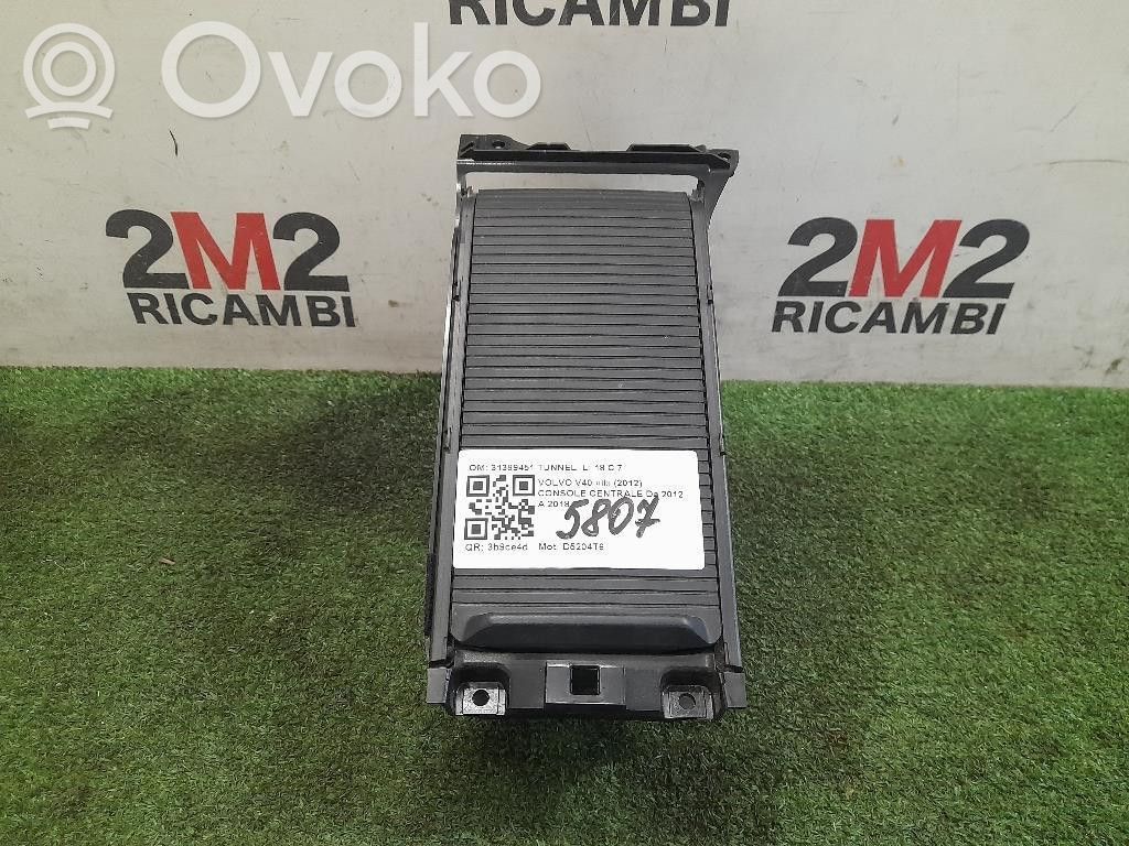 Volvo V40 Center console 
