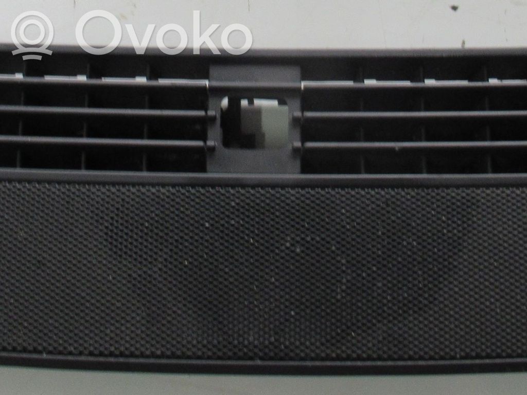 Seat Exeo (3R) Lango oro grotelės 