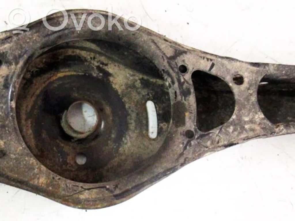 Volkswagen PASSAT B6 Dolny wahacz przedni 