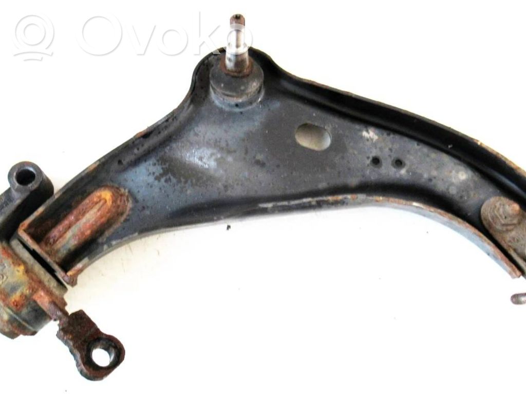 Brazo de suspensión/horquilla inferior delantero   6772235