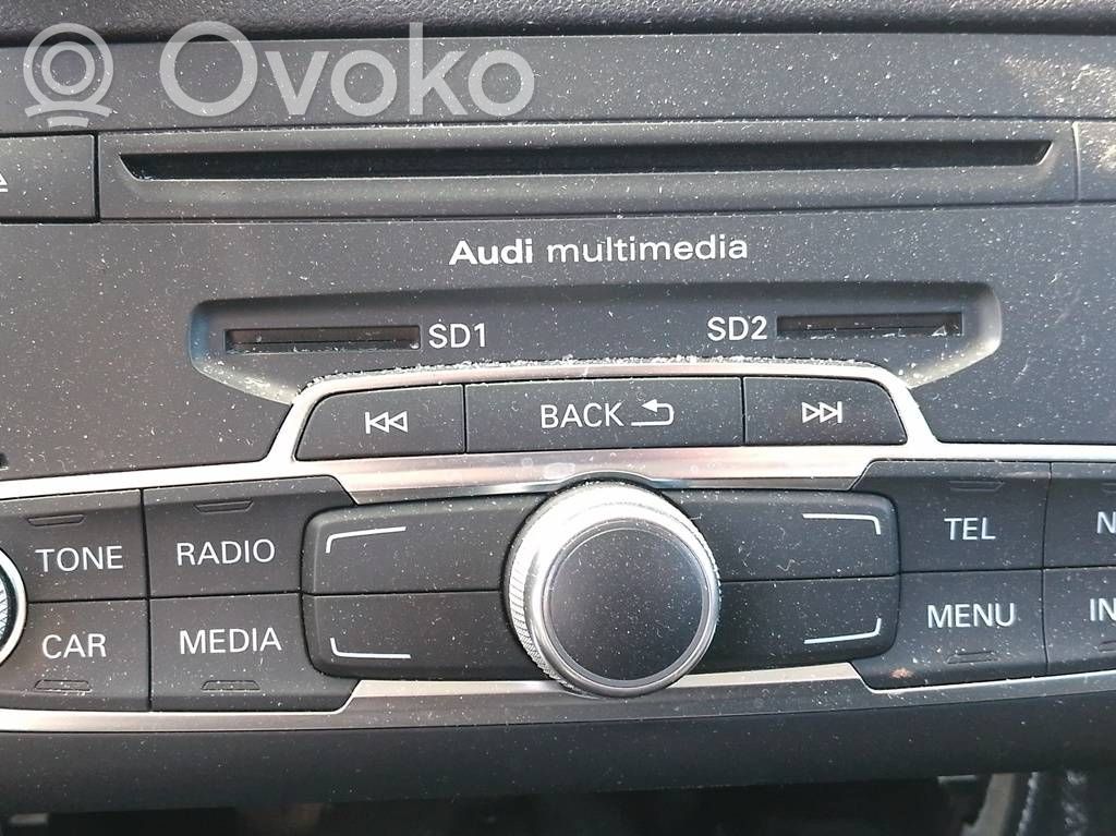 Radio / CD-Player / DVD-Player / Navigation