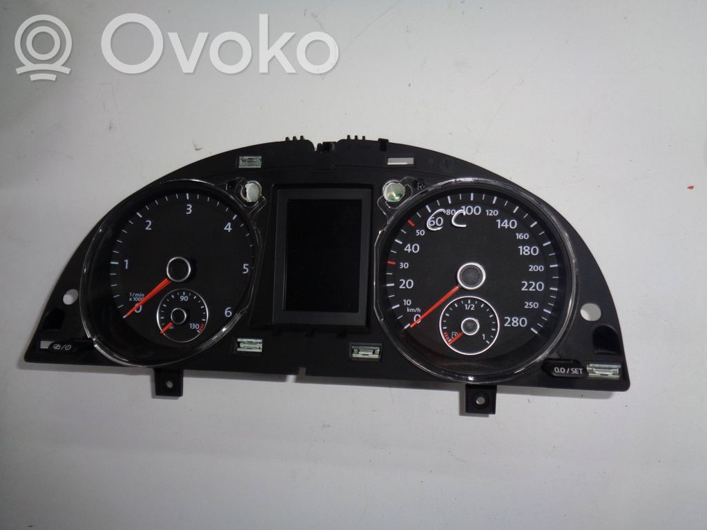 Volkswagen PASSAT CC Licznik / Prędkościomierz 