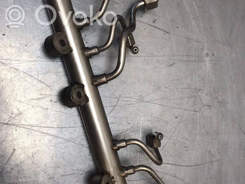 BMW 7 F01 F02 F03 F04 Polttoainepääputki 