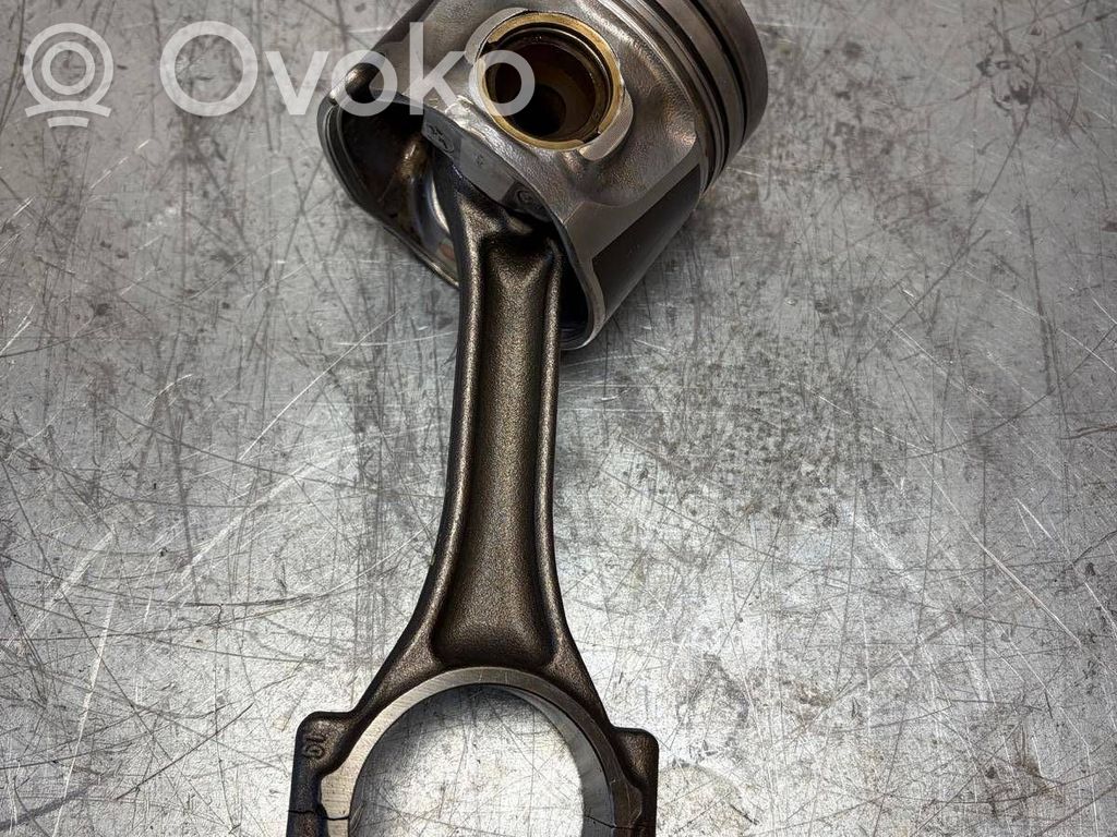 Volkswagen PASSAT B6 Piston with connecting rod 