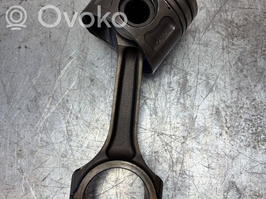 Ford Transit Piston with connecting rod 
