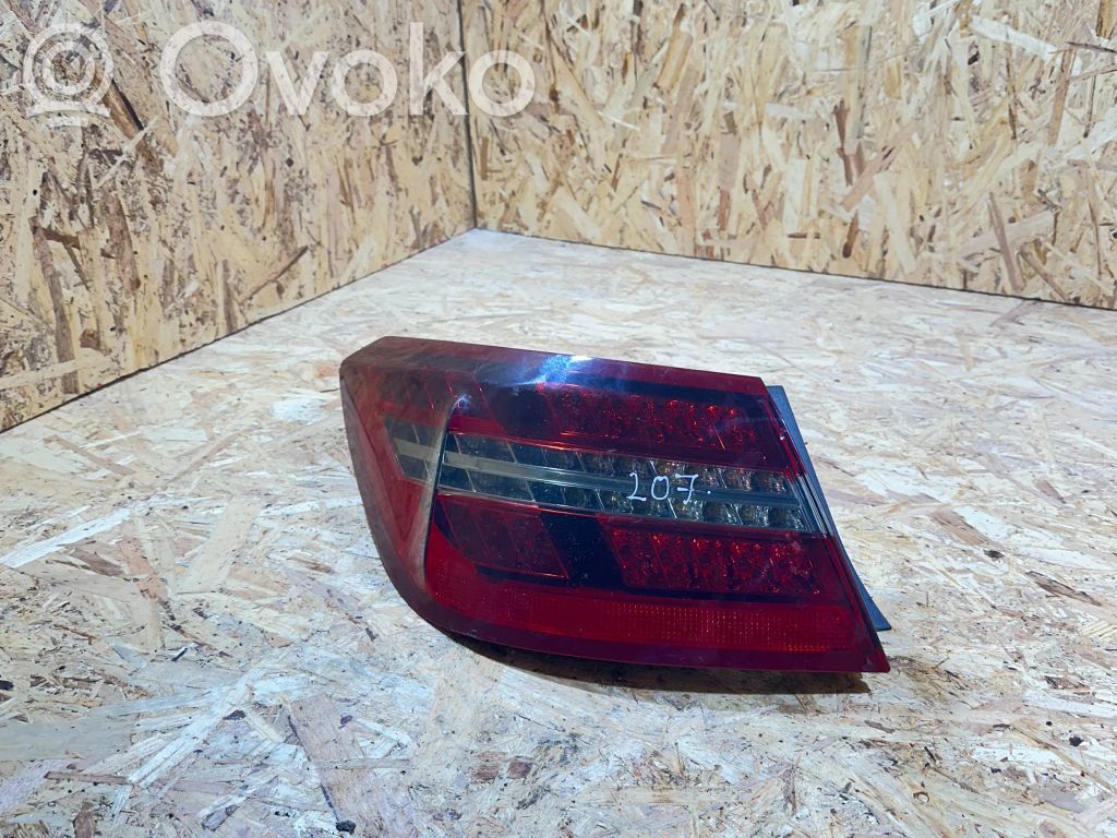 Mercedes-Benz E C207 W207 Lampa tylna 