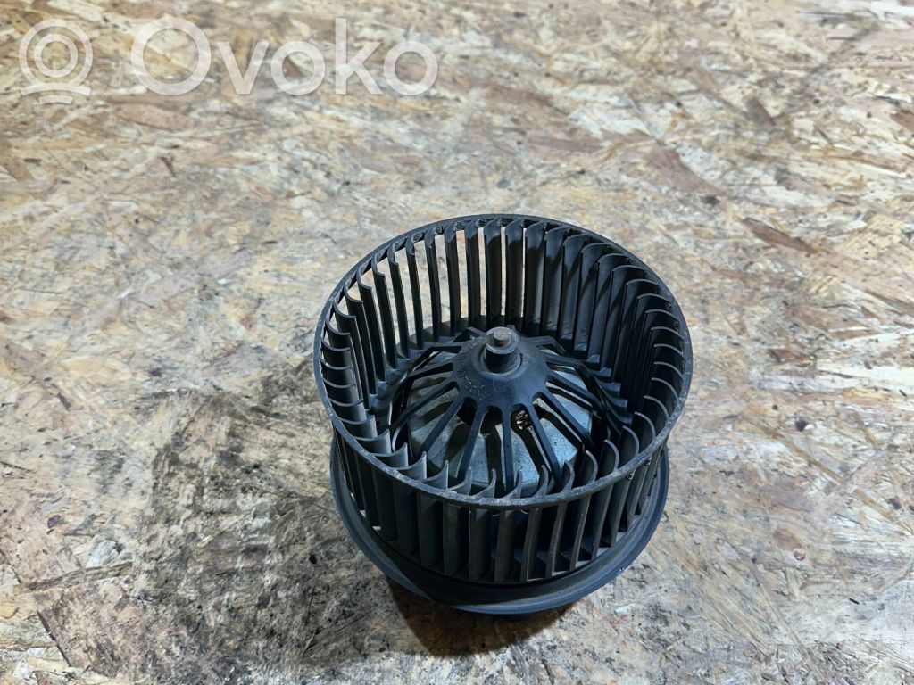 Volvo V50 Mazā radiatora ventilators 