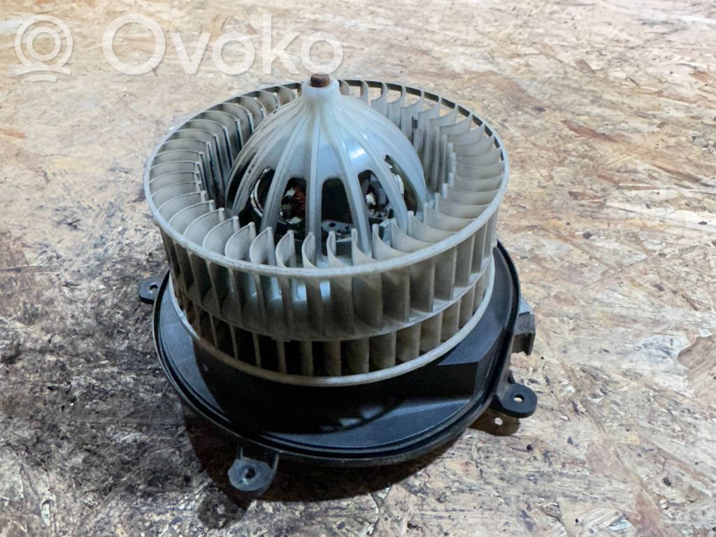 Mercedes-Benz E W211 Mazā radiatora ventilators 