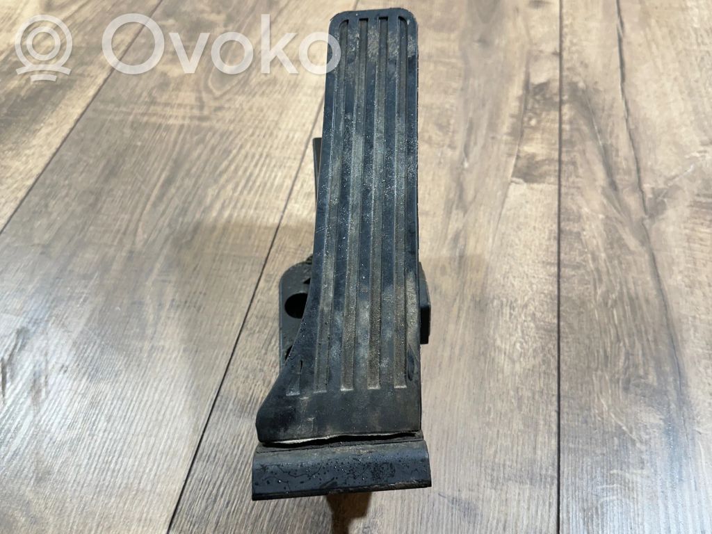 Mercedes-Benz C W204 Accelerator throttle pedal 