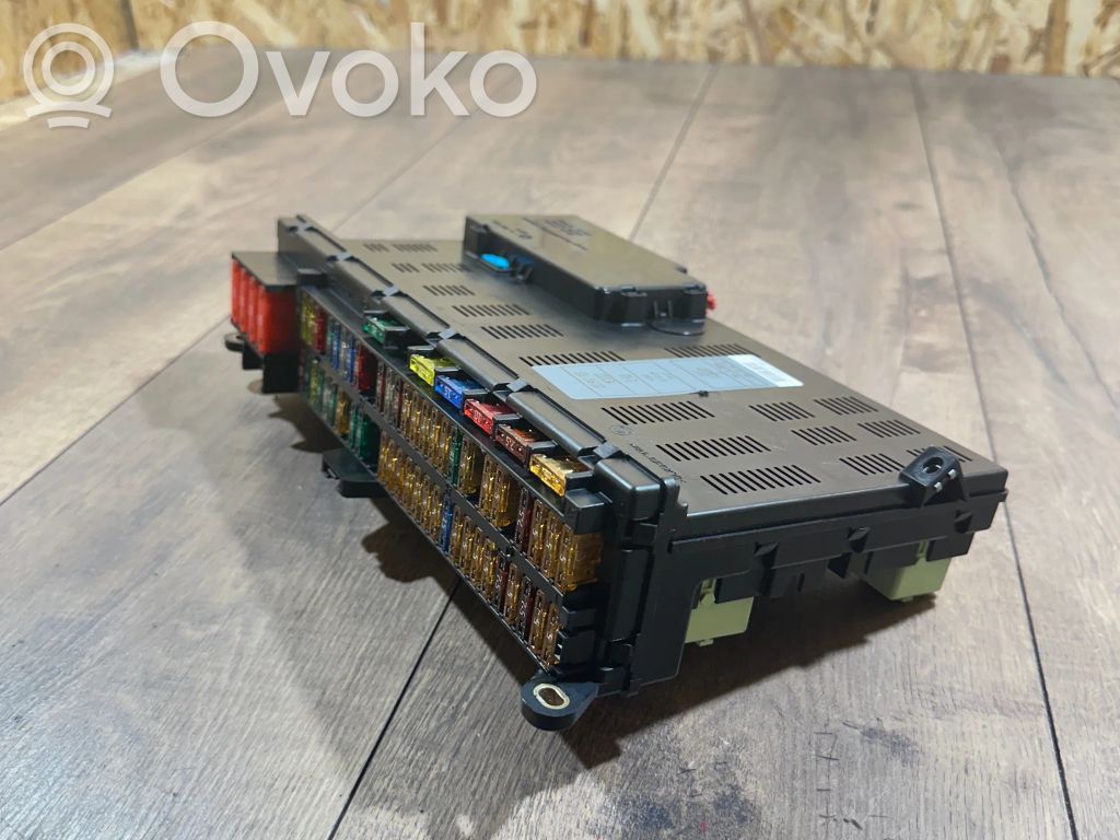 Fuse box set   8380409