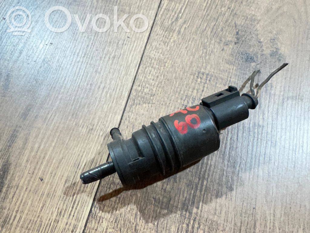 Mercedes-Benz ML W163 Windscreen/windshield washer pump 
