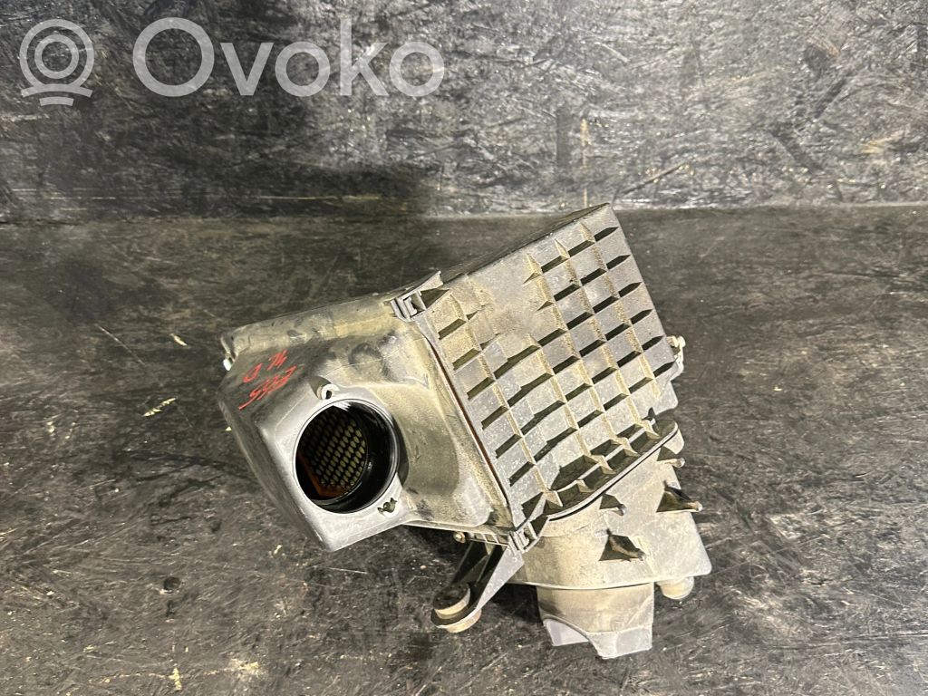 BMW 7 E65 E66 Air filter box cover 