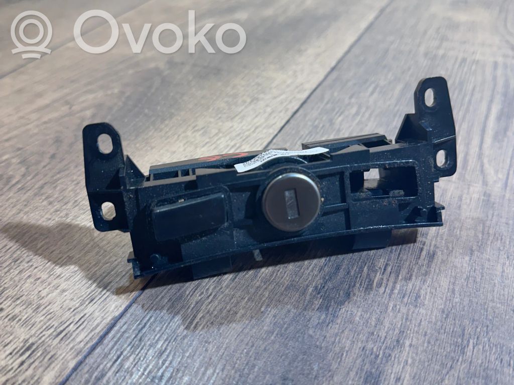 BMW 7 E65 E66 Armrest lock 