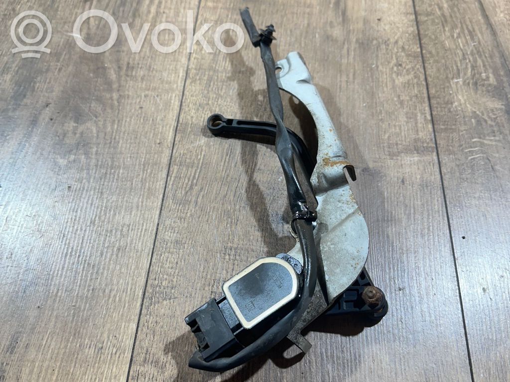 Mercedes-Benz C W204 Priekšpusē piekares augstuma sensors 