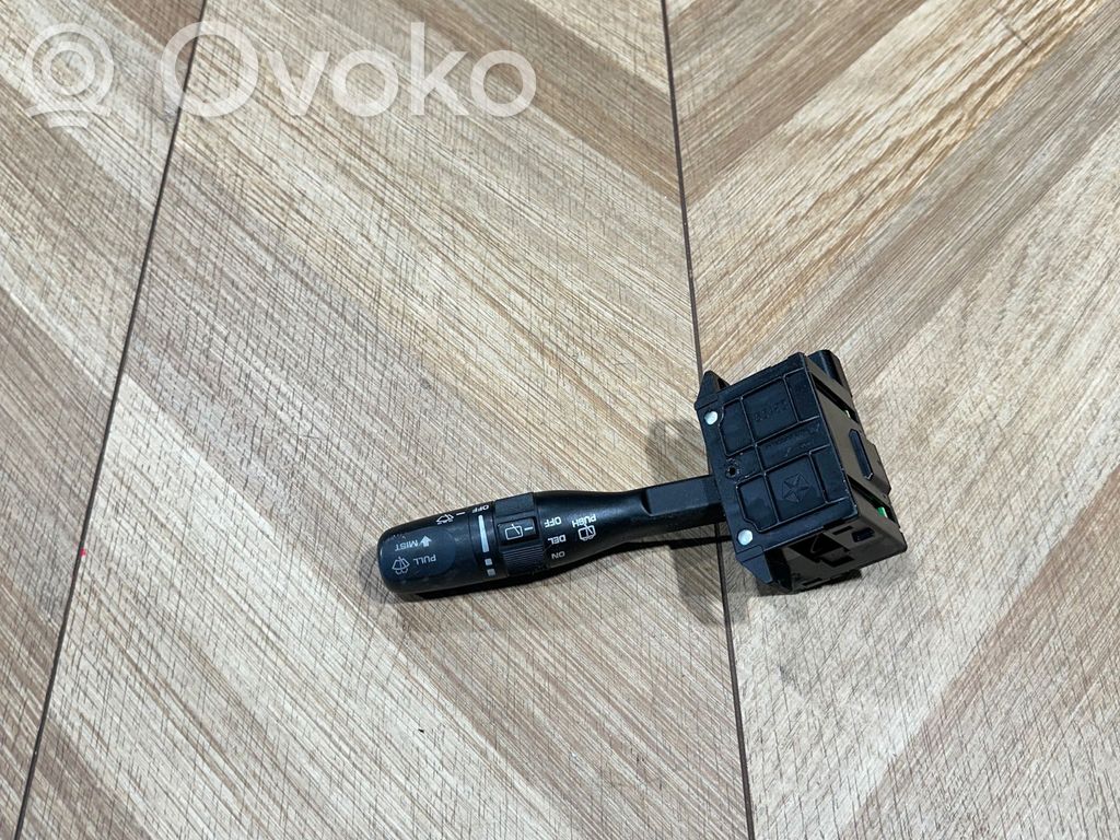 Pyyhkijän vipu   05082035AA