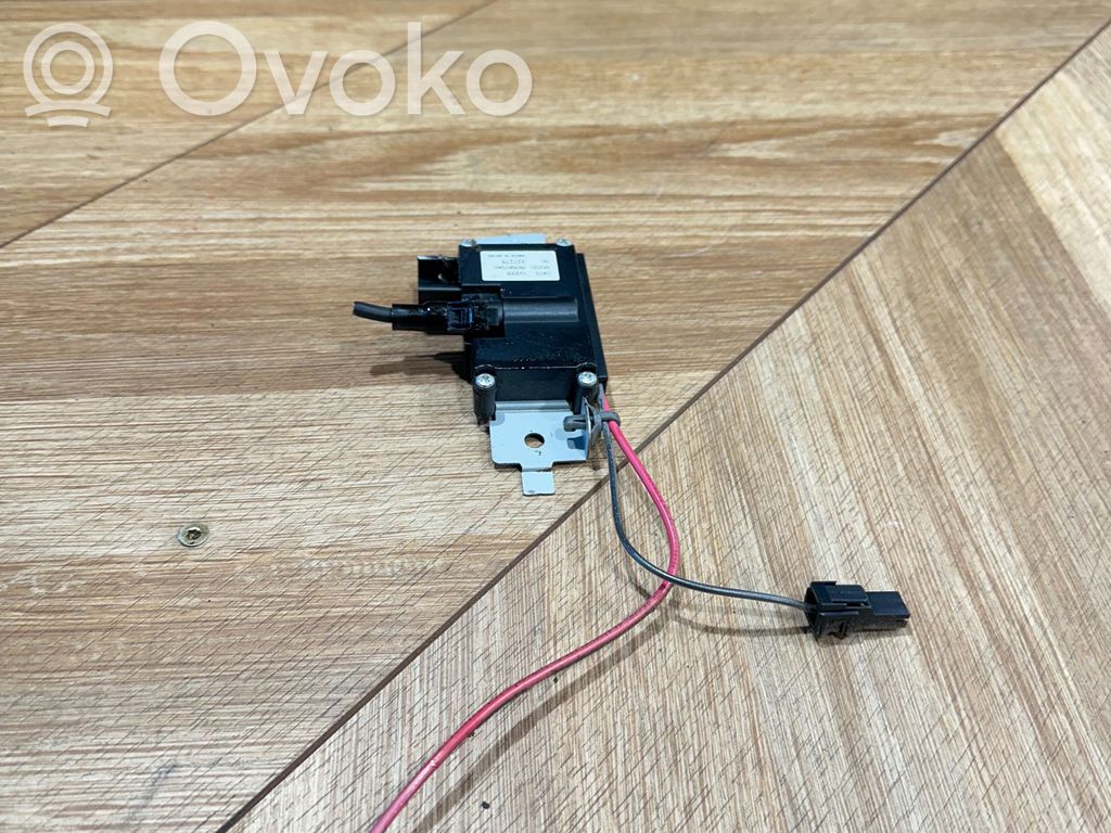 Chrysler 300 - 300C Amplificatore antenna 