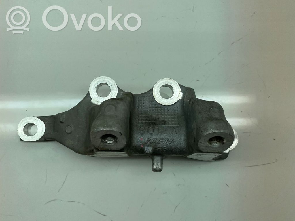 Engine mounting bracket   L15BY,L15B7