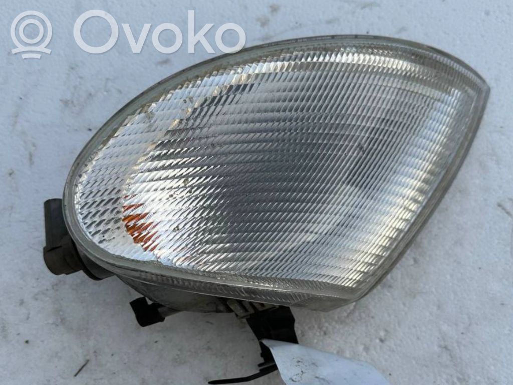 Front indicator light   7M0953049F,0311325005,1068162,185134052,25820361,50444201,5878905,710311325006,82700440,LLC882