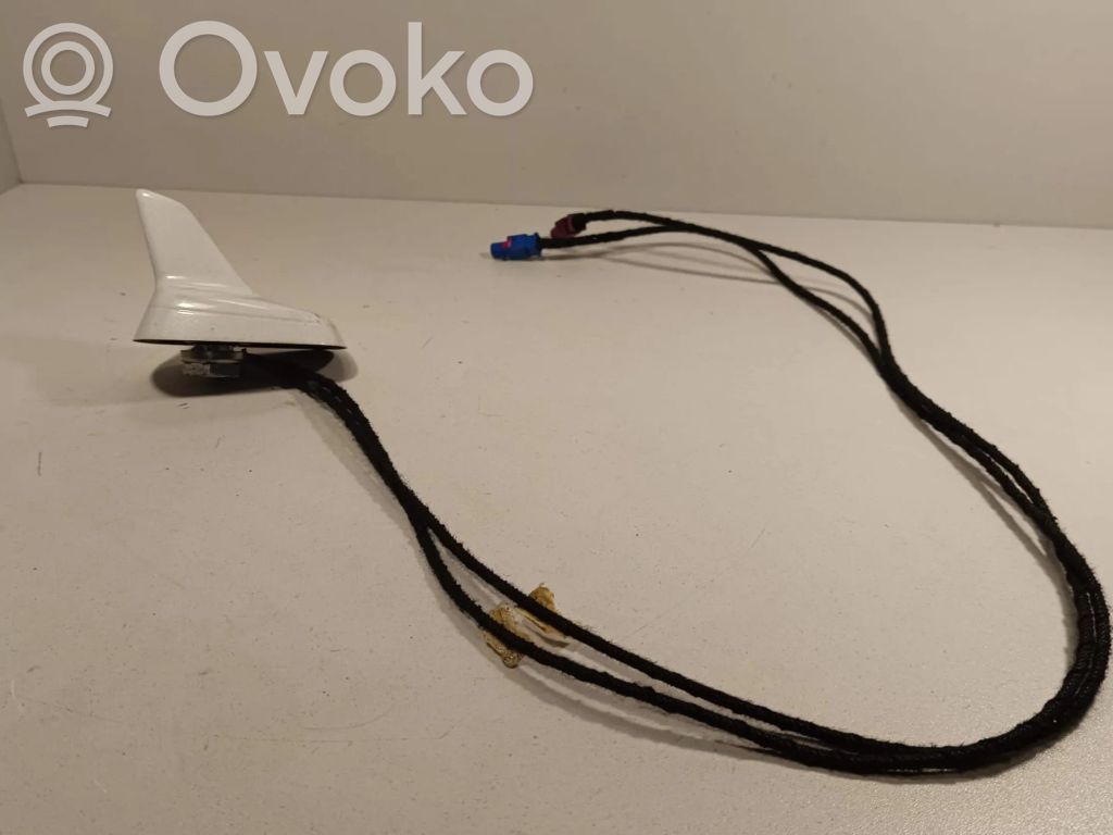 Audi Q7 4L GPS-pystyantenni 
